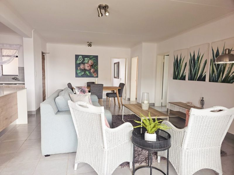 3 Bedroom 2 Bathroom Ground Floor apartment to rent at Southdowns View, Irene! - Photo 3