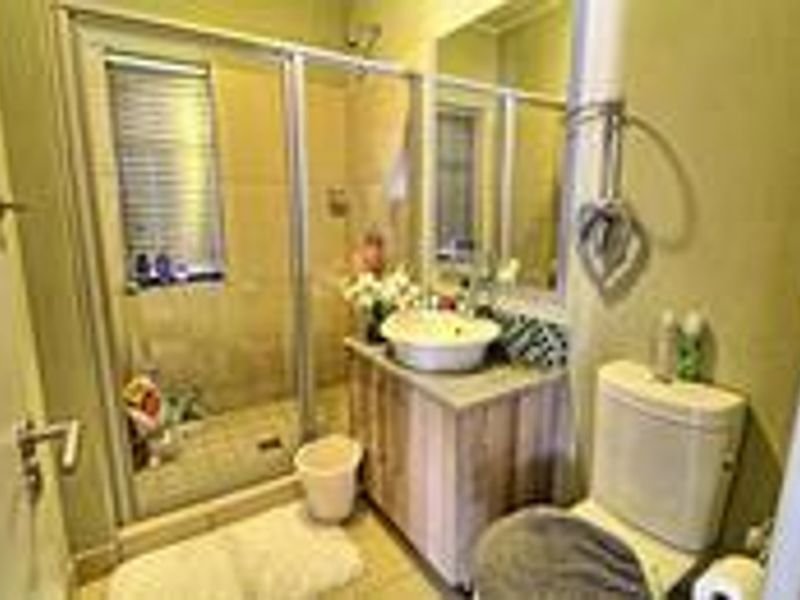 Stylish Ground-Floor Apartment in Edenburg for Rent! - Photo 10