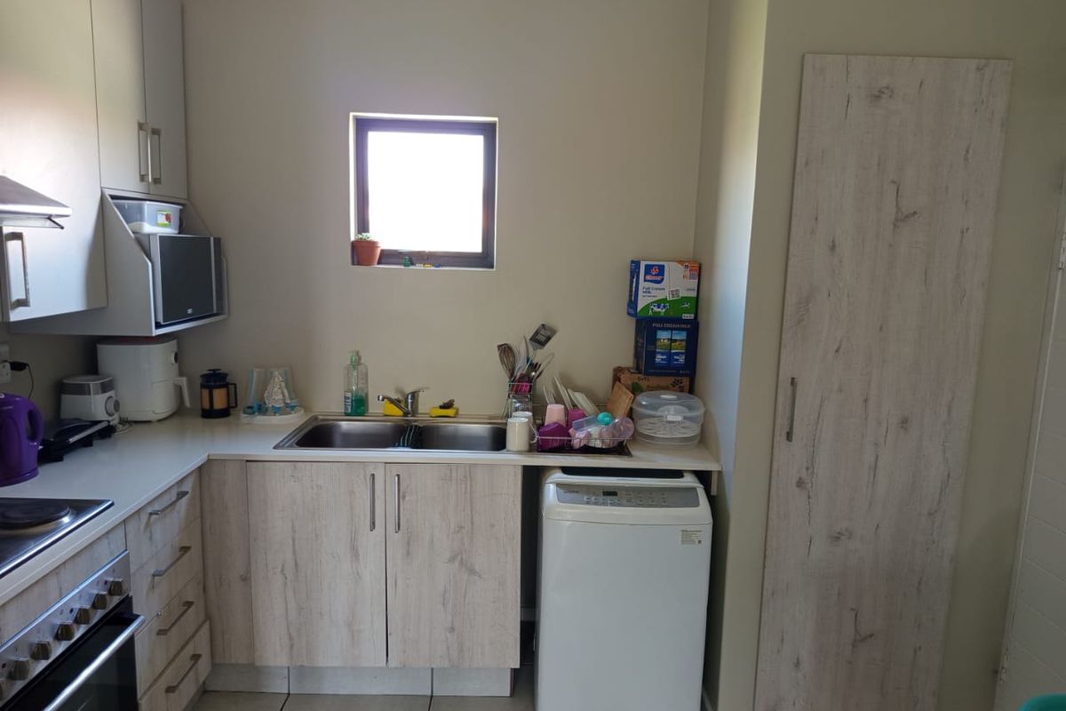 2 Bedroom 1 Bathroom Second Floor Apartment For Sale. - Photo 5