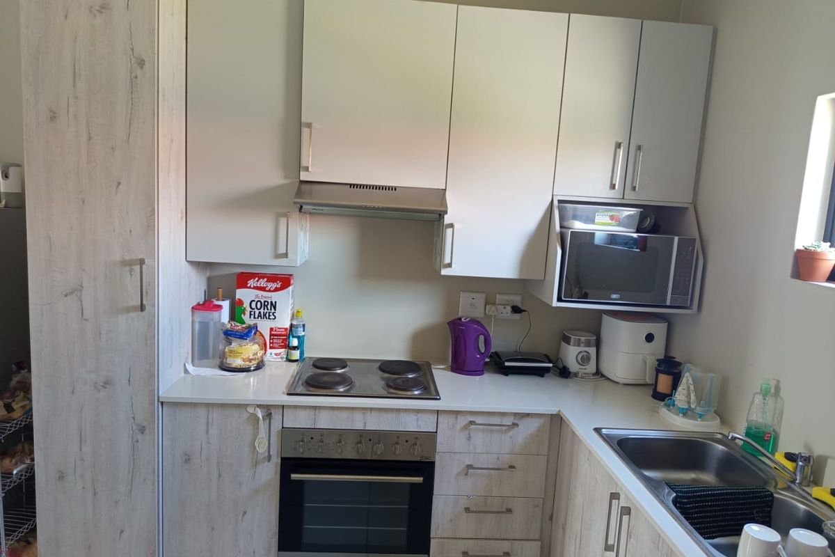 2 Bedroom 1 Bathroom Second Floor Apartment For Sale. - Photo 4