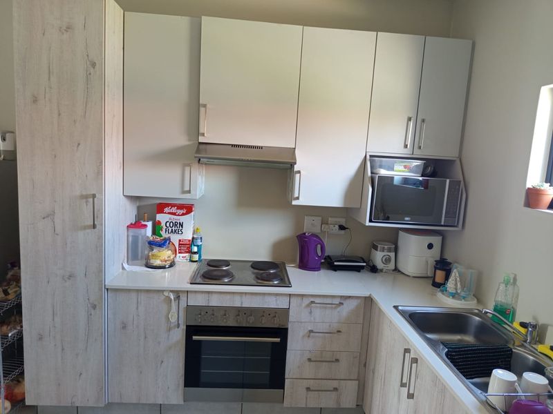 2 Bedroom 1 Bathroom Second Floor Apartment For Sale. - Photo 4