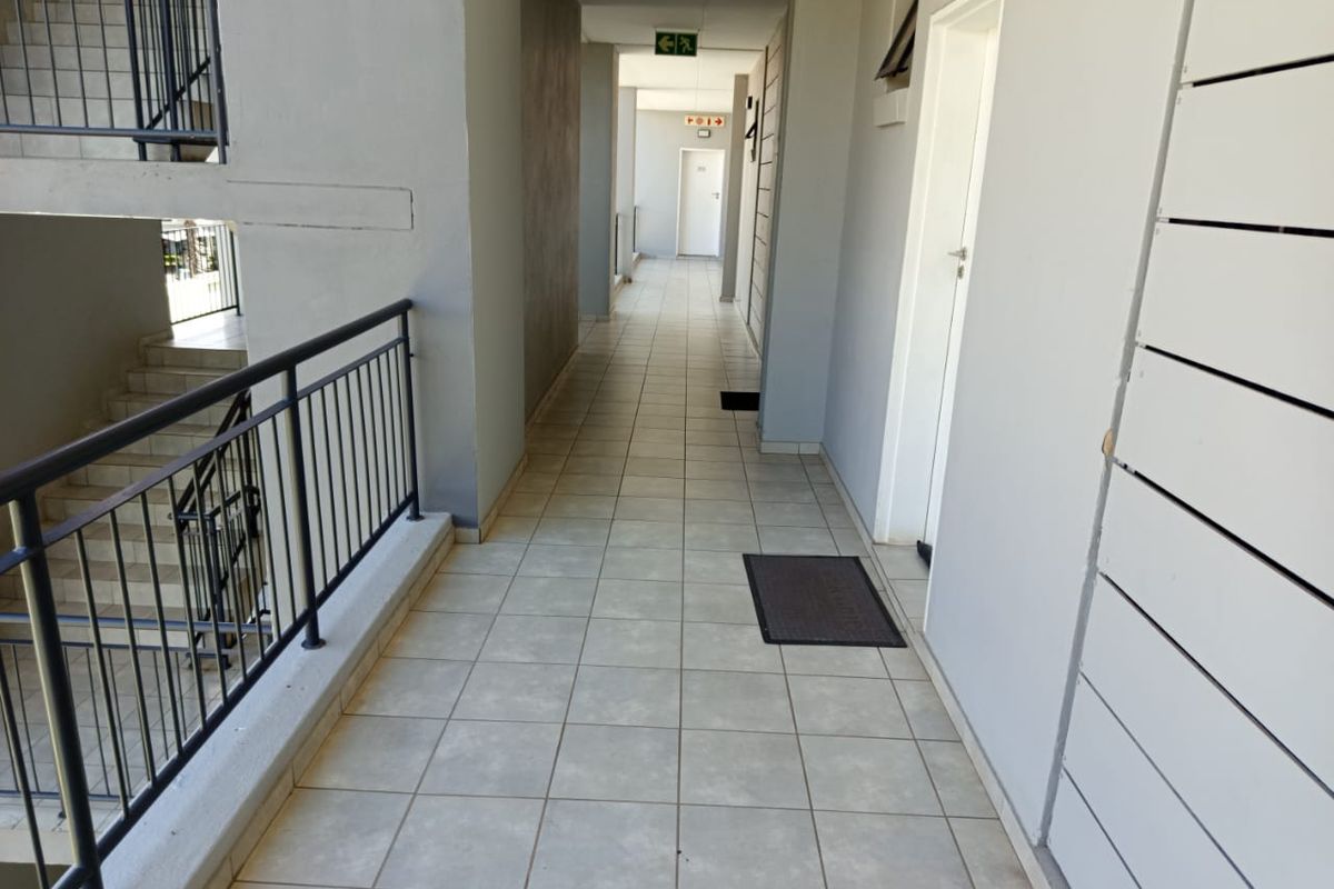 2 Bedroom 1 Bathroom Second Floor Apartment For Sale. - Photo 2