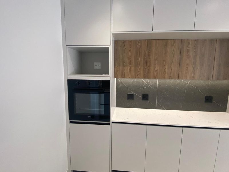 STUNNING MODERN 4-BEDROOM HOME | 198m2 UNDER ROOF | SOLAR & POOL - Photo 6