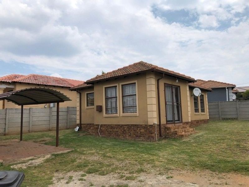 3 Bed 2 bath To Rent in Cosmo City - Photo 2