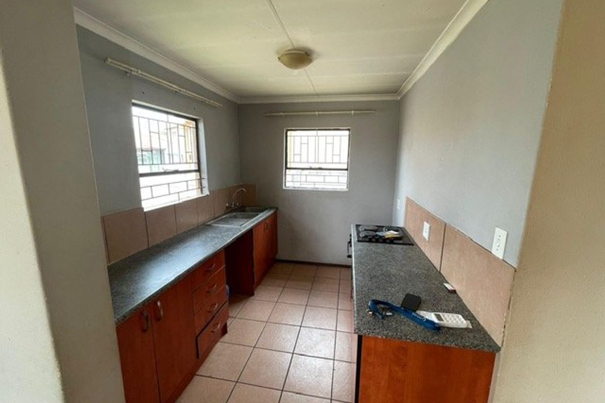 3 Bed 2 bath To Rent in Cosmo City - Photo 4