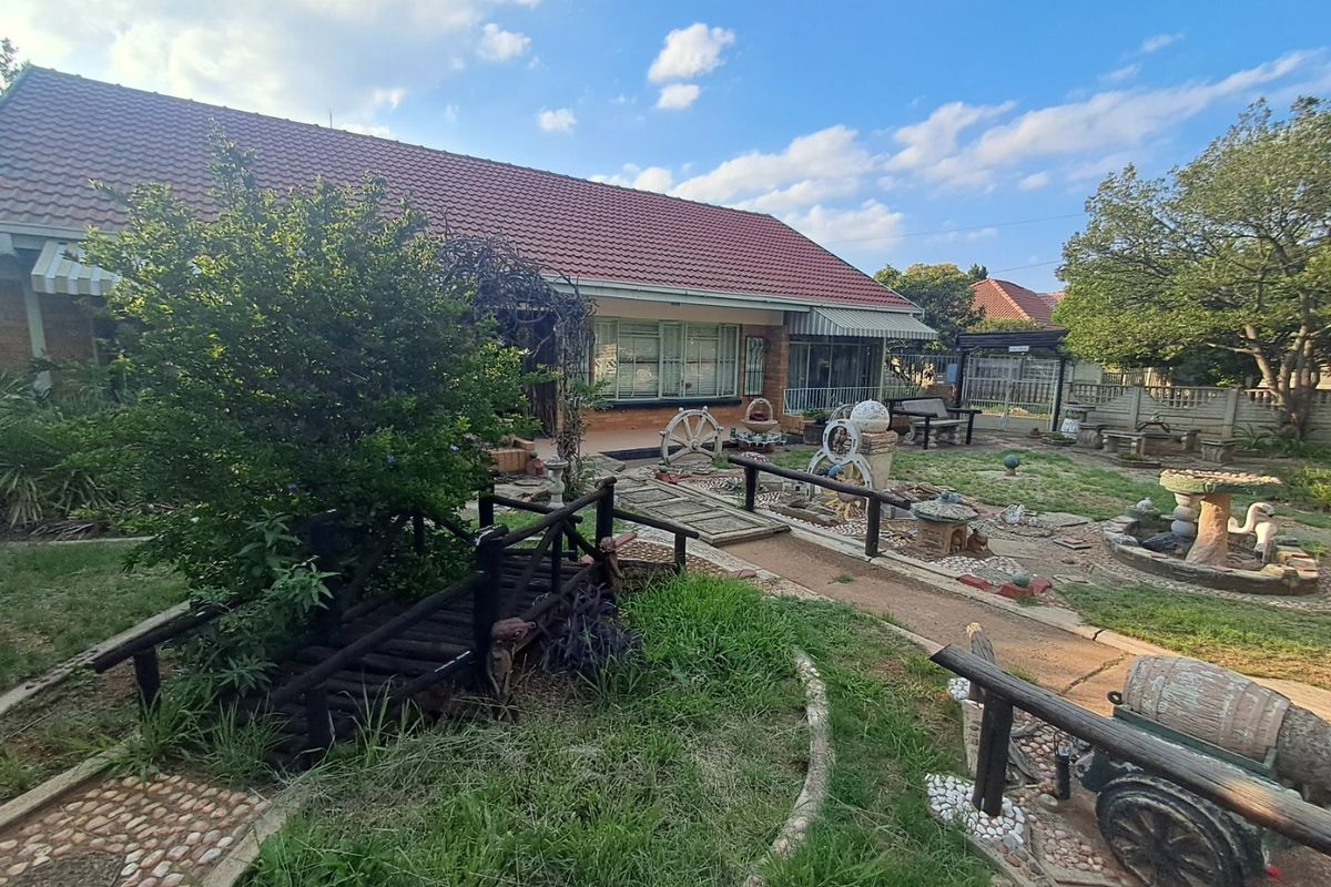 3 Bedroom house for sale in Songloed. - Photo 2