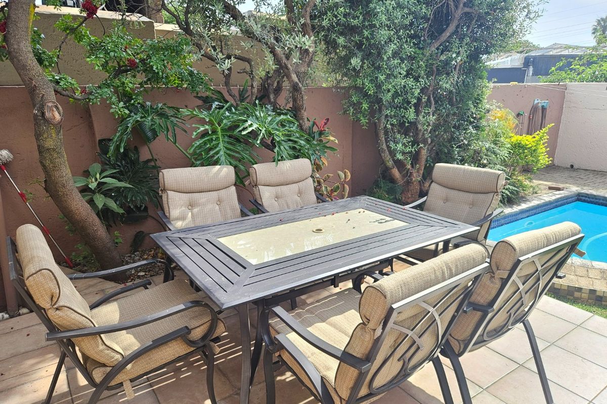 Charming 3-Bedroom Home with Garden, Pet-Friendly Living!!! - Photo 4