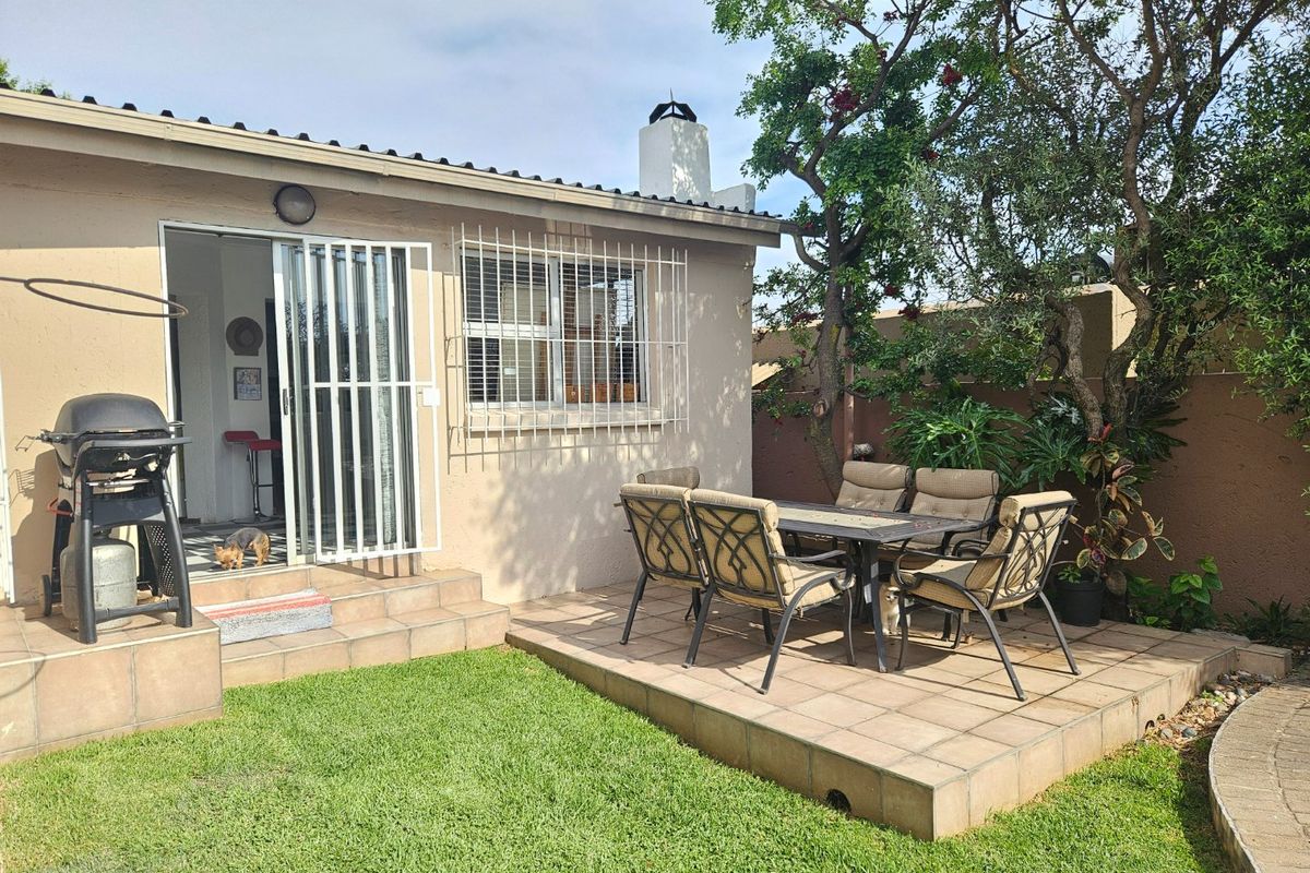 Charming 3-Bedroom Home with Garden, Pet-Friendly Living!!! - Photo 2