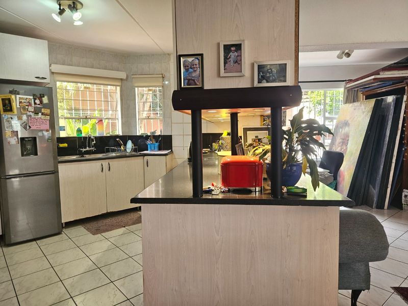 Charming 3-Bedroom Home with Garden, Pet-Friendly Living!!! - Photo 7