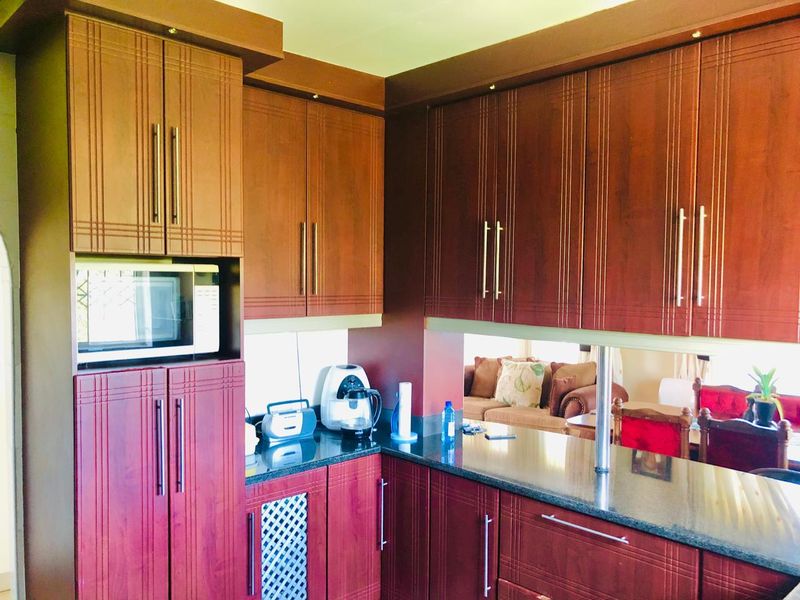 Tranquil Home Nestled On A Hill With A Flatlet - Photo 5