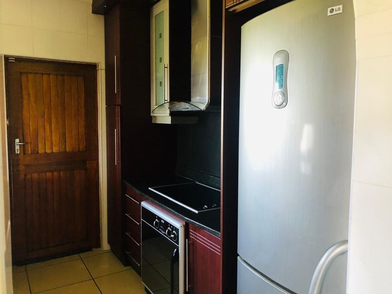 Tranquil Home Nestled On A Hill With A Flatlet - Photo 7