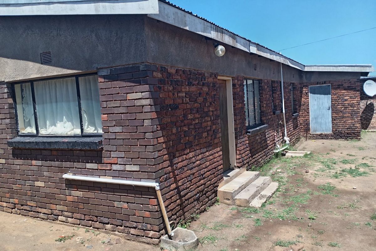 Family House - Photo 5