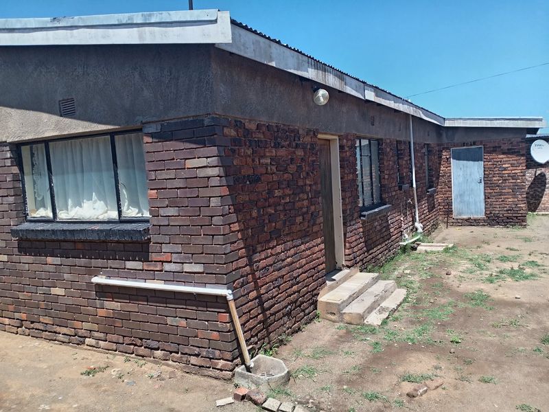 Family House - Photo 5