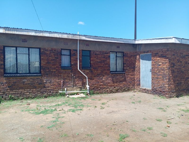 Family House - Photo 3