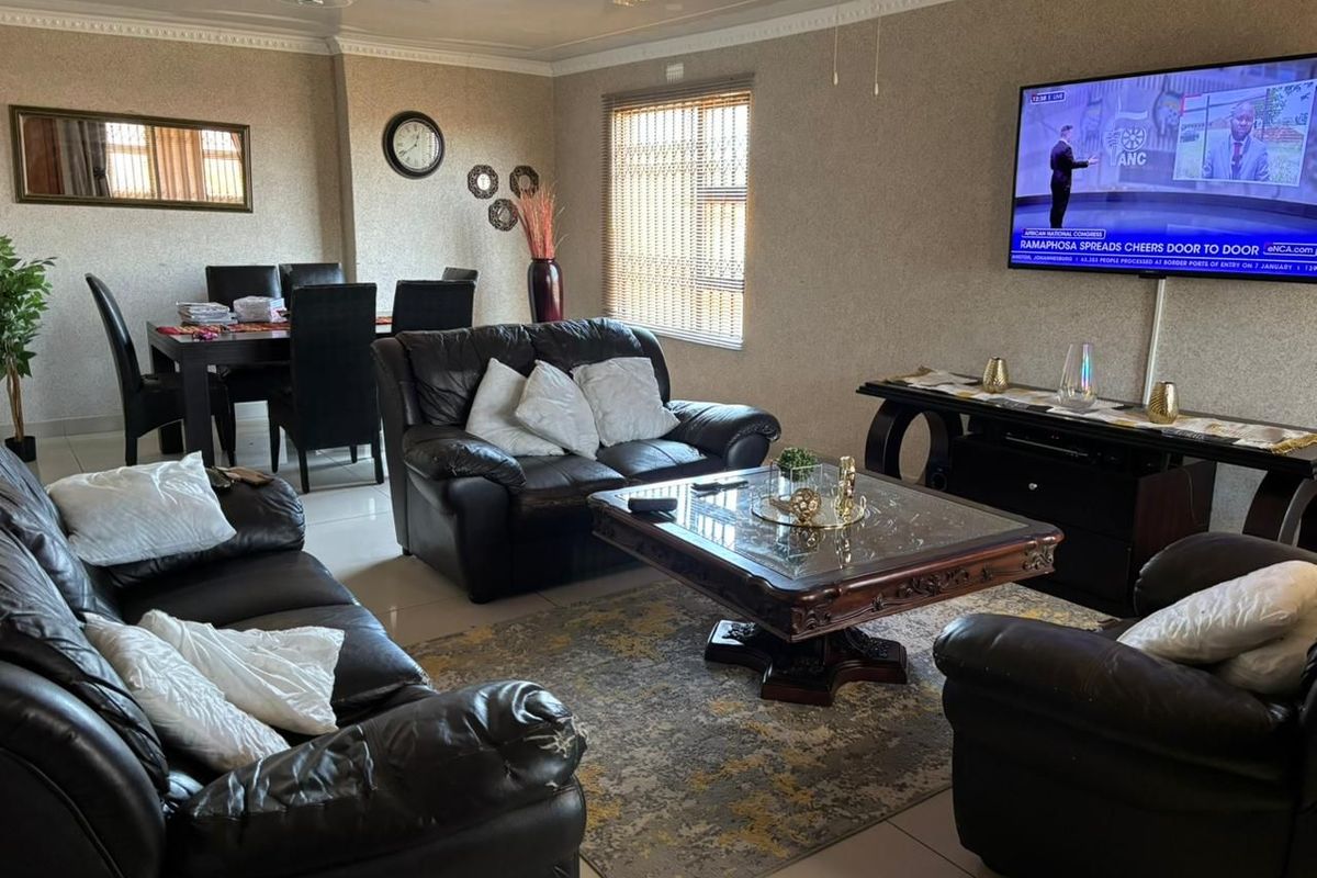 3 bedroom house for sale in Bisho - Photo 5