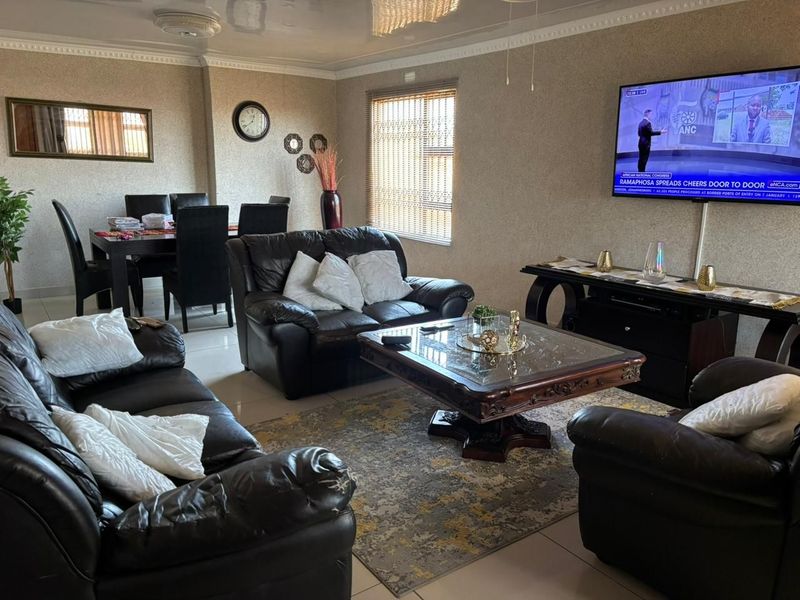 3 bedroom house for sale in Bisho - Photo 5