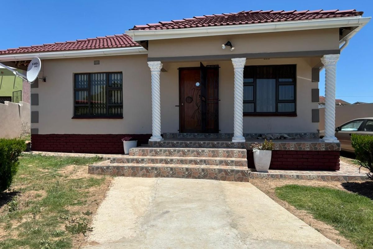 3 bedroom house for sale in Bisho - Photo 2