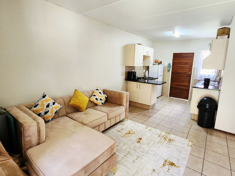 Two Bedroom Unit with Garden For Sale - Photo 4