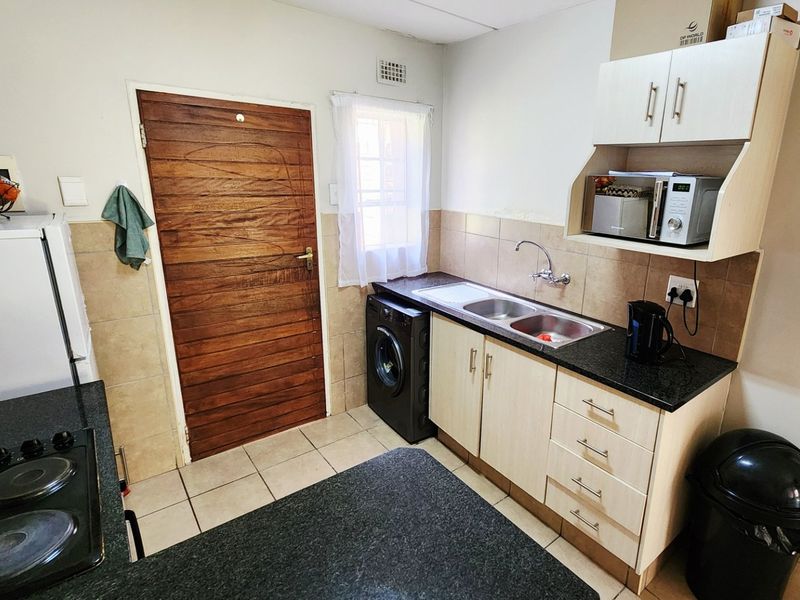 Two Bedroom Unit with Garden For Sale - Photo 7