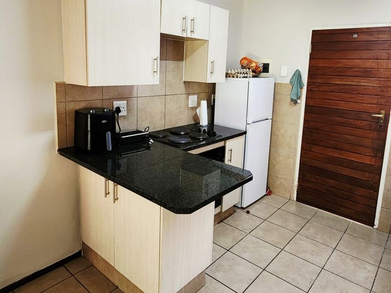 Two Bedroom Unit with Garden For Sale - Photo 6