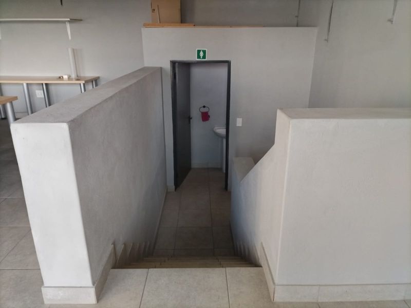 Modern Office Space to Let in Clayville, Olifantsfontein - Photo 9