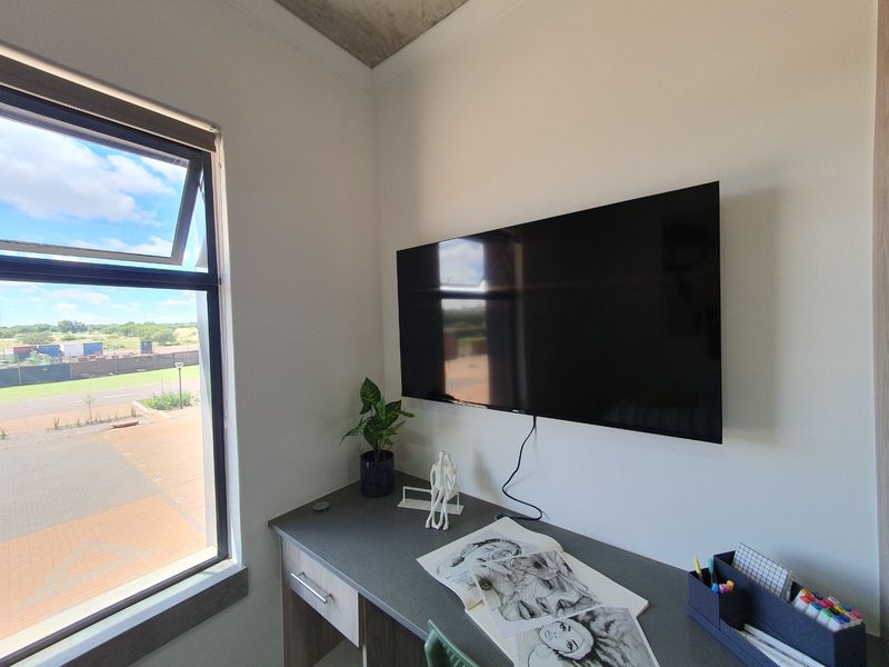 Eduloft Student Accomodation, 1 bedroom,  1 bathroom Unit, in Highveld - Photo 10