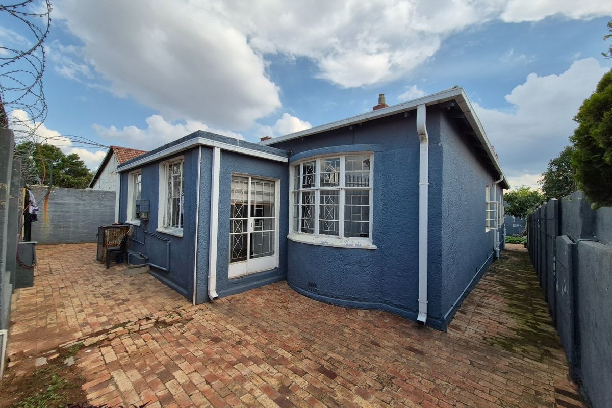 Charming and Immaculate Multi-Let For Sale in Brixton - Photo 2