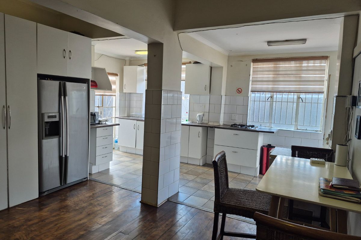 Charming and Immaculate Multi-Let For Sale in Brixton - Photo 4