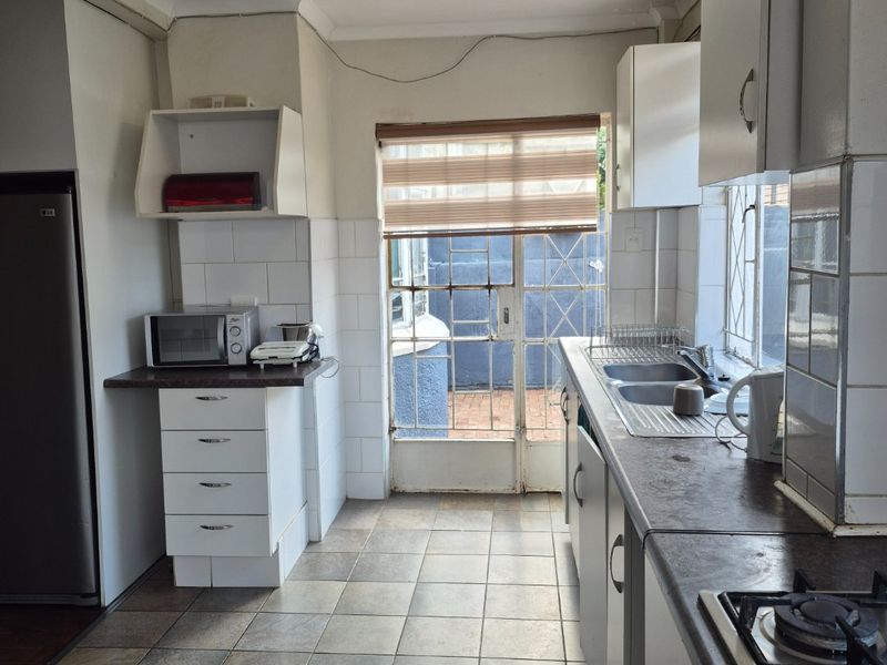 Charming and Immaculate Multi-Let For Sale in Brixton - Photo 6