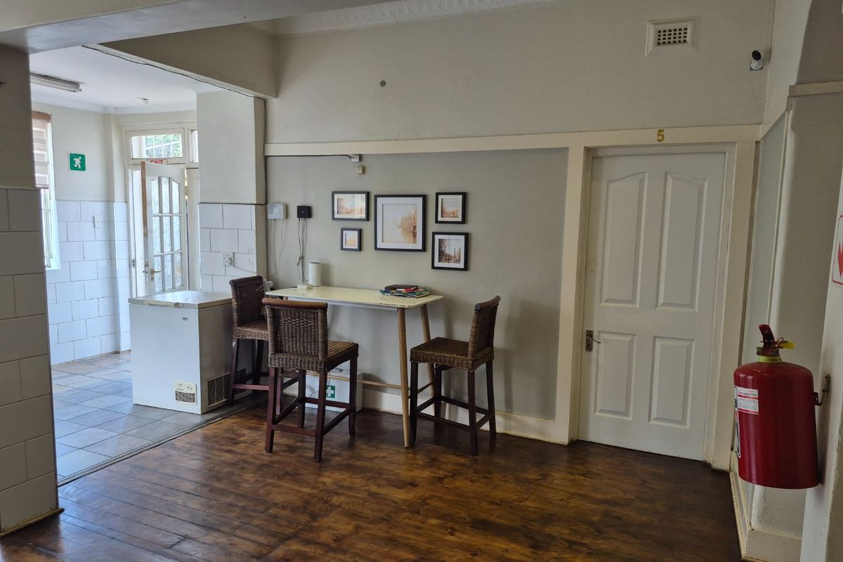 Charming and Immaculate Multi-Let For Sale in Brixton - Photo 3