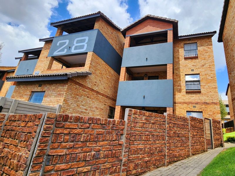 Two Bedroom Apartment For Sale - Photo 5