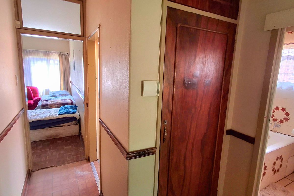 3 Bedrooms home for sale in Sasolburg close to high school and primary school  - Photo 4