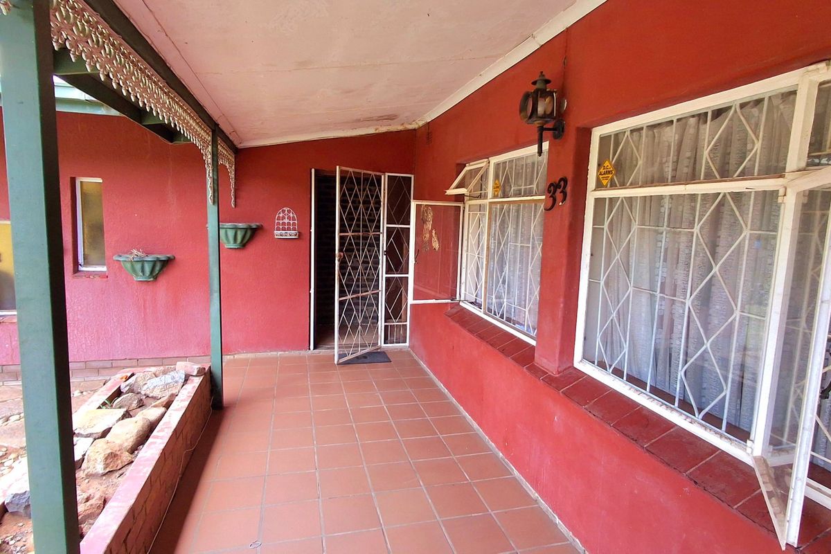 3 Bedrooms home for sale in Sasolburg close to high school and primary school  - Photo 5