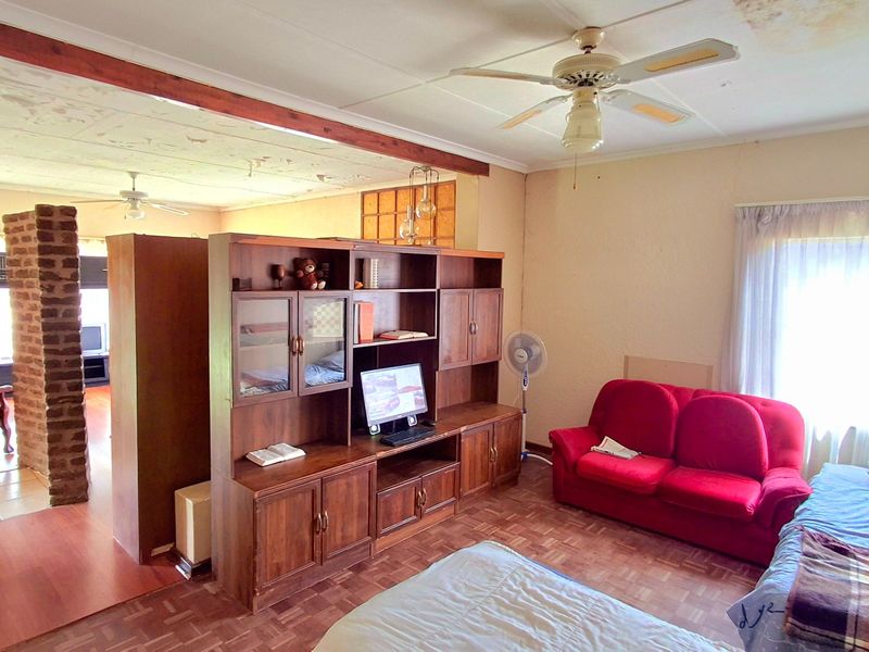 3 Bedrooms home for sale in Sasolburg close to high school and primary school  - Photo 8