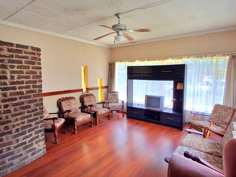 3 Bedrooms home for sale in Sasolburg close to high school and primary school  - Photo 7