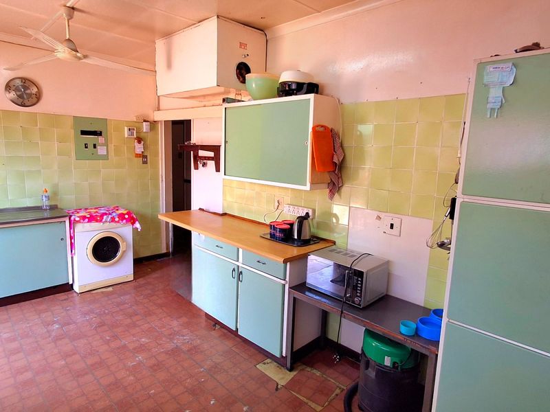 3 Bedrooms home for sale in Sasolburg close to high school and primary school  - Photo 3