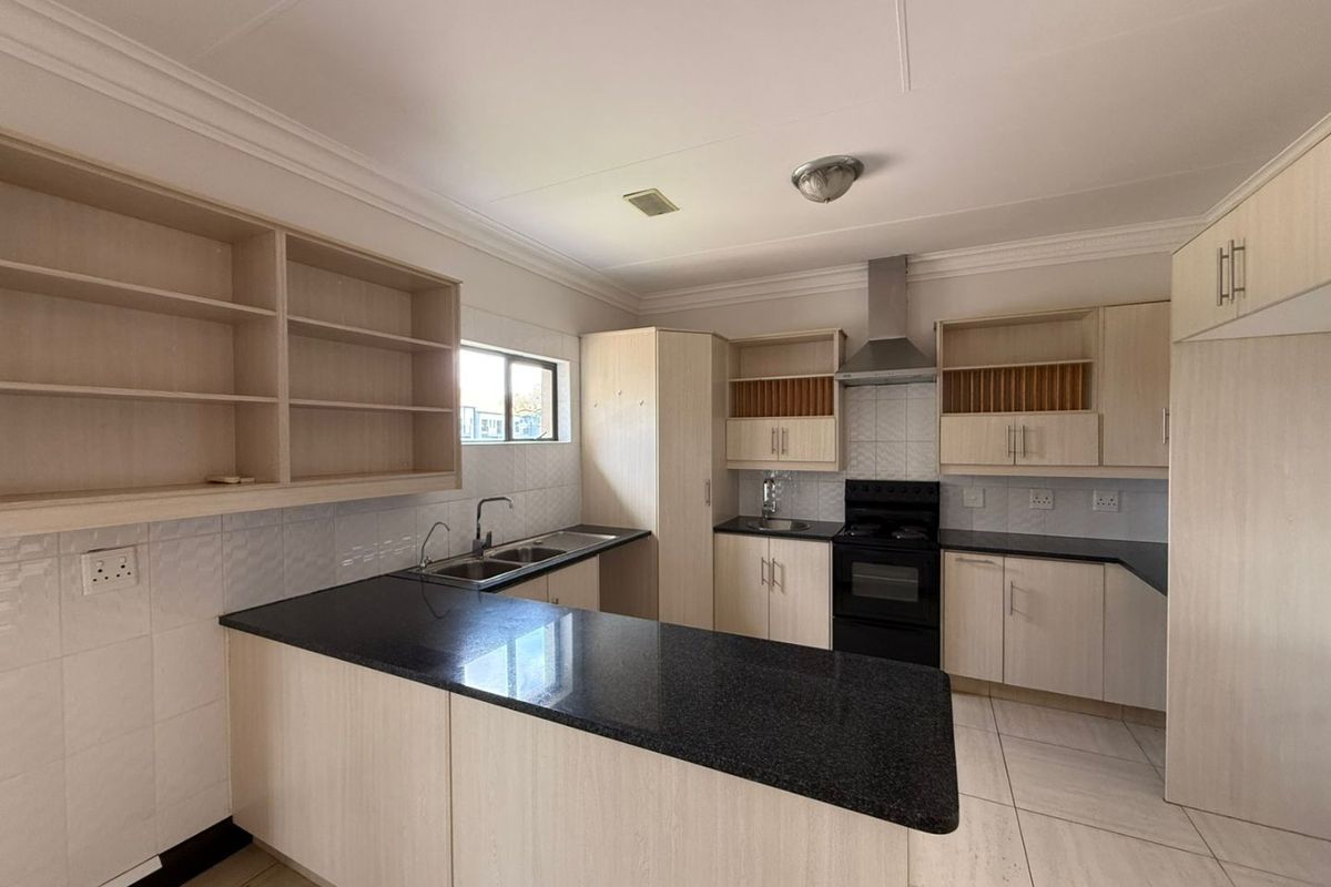 To Let  Secure Lifestyle Living in Xanadu Lifestyle Estate (50’s and Above) - Photo 4