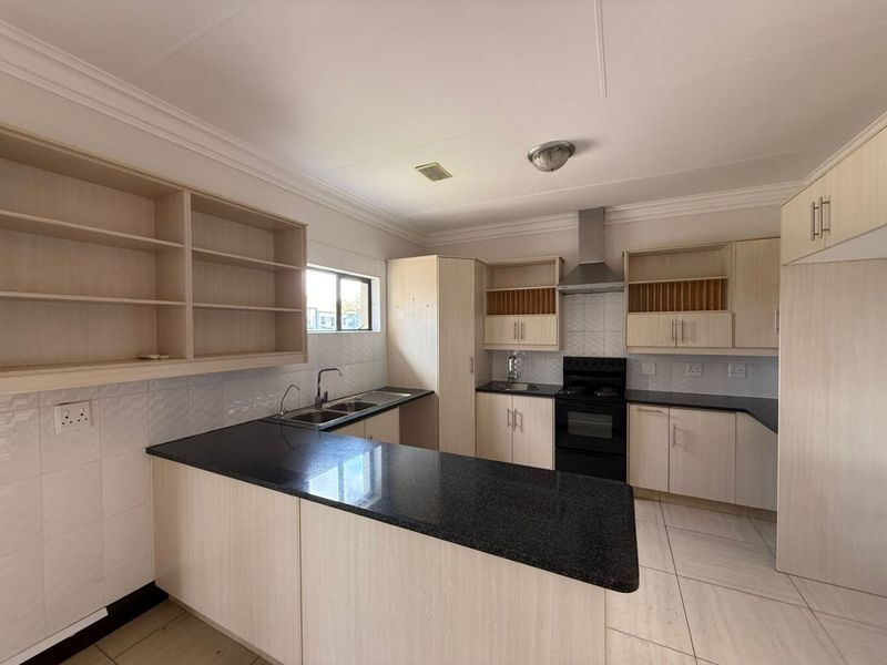 To Let  Secure Lifestyle Living in Xanadu Lifestyle Estate (50’s and Above) - Photo 4