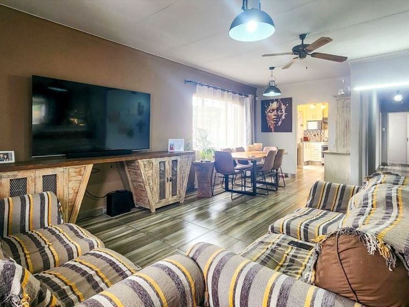 Well-Designed Three-Bedroom Family Home - Photo 2