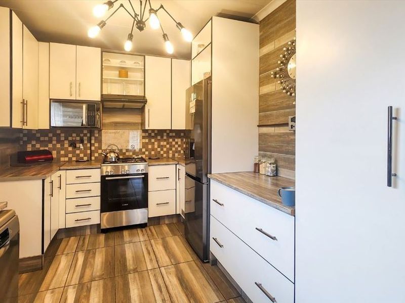 Well-Designed Three-Bedroom Family Home - Photo 1