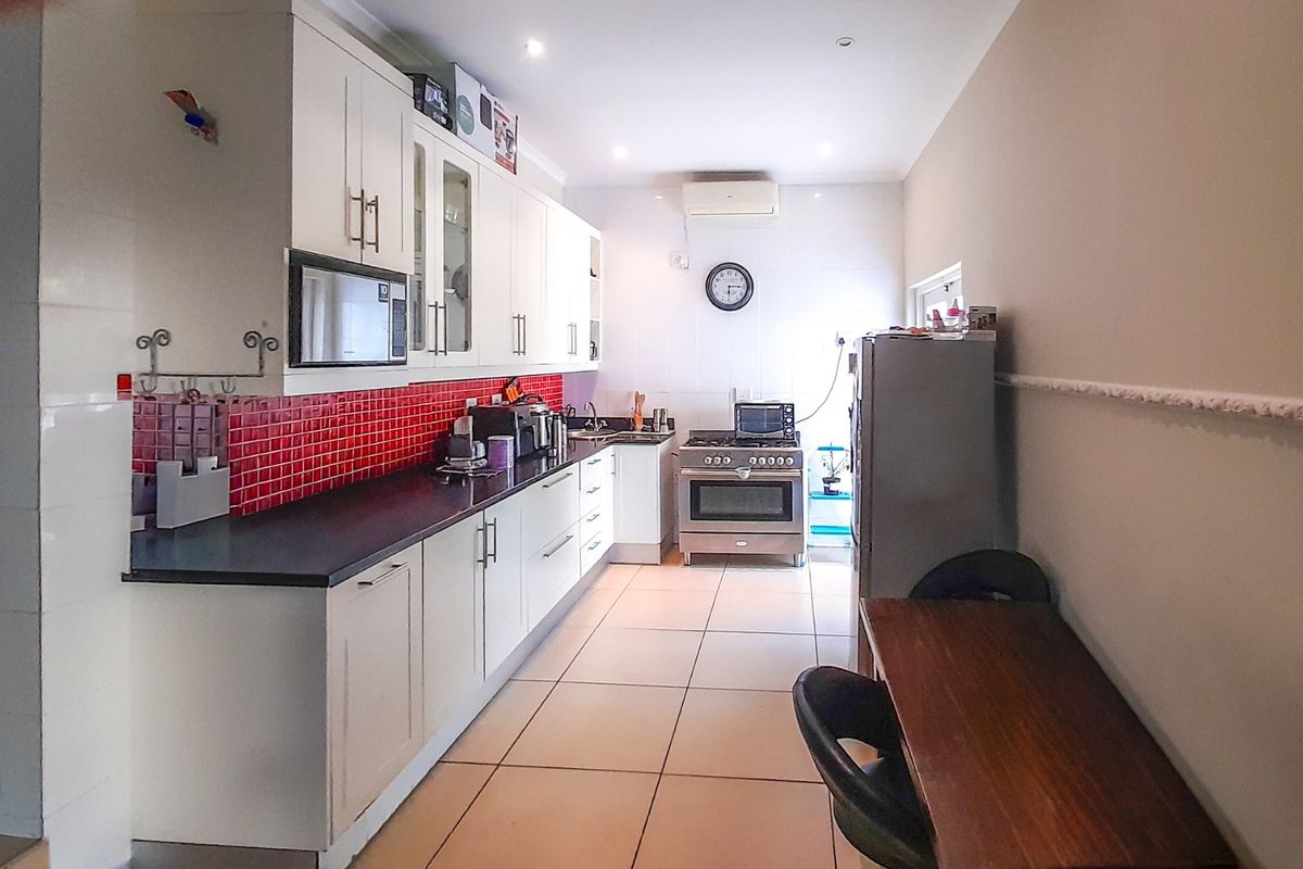 Privacy, Paving & Poolside Perks — Just Minutes from the River Mouth / Seaside in Beacon Bay! - Photo 4