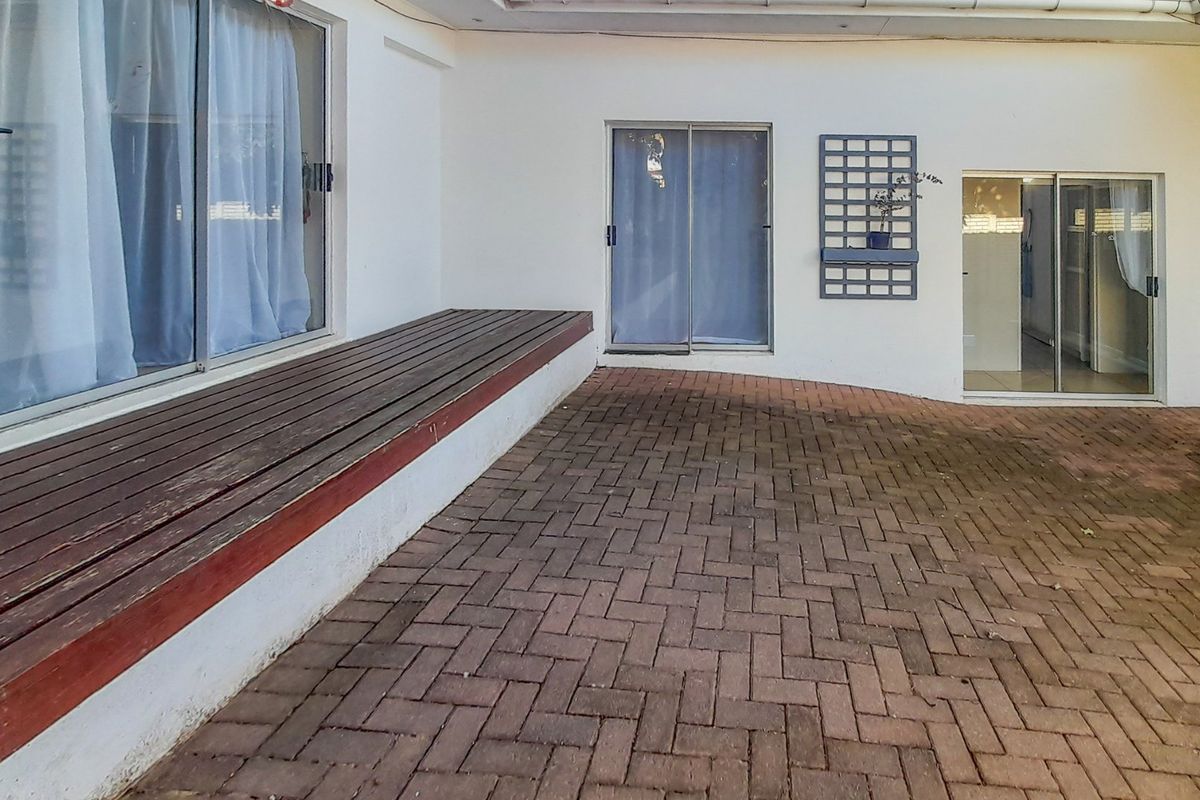 Privacy, Paving & Poolside Perks — Just Minutes from the River Mouth / Seaside in Beacon Bay! - Photo 3