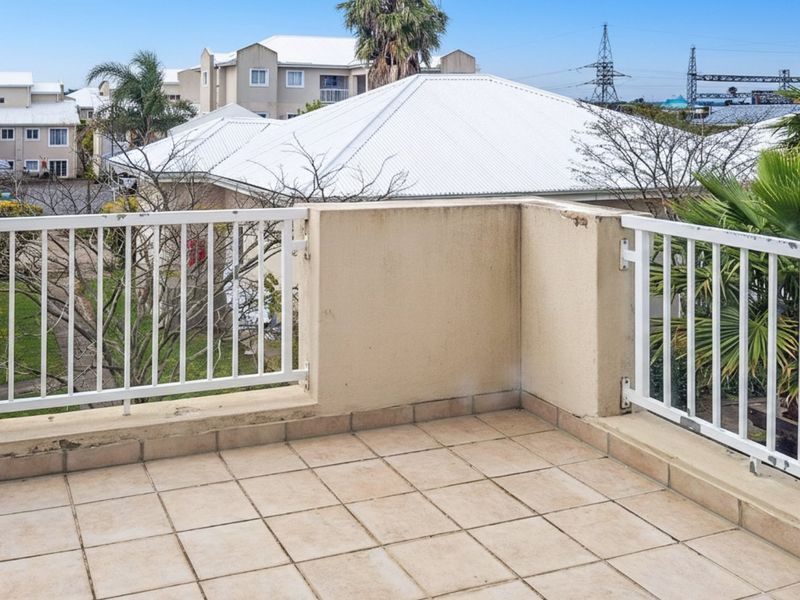 Coralwood Calling – Beacon Bay Bargain with a View with Cost Reductions. Beacon Bay living with a splash and a dash of DIY! - Photo 6