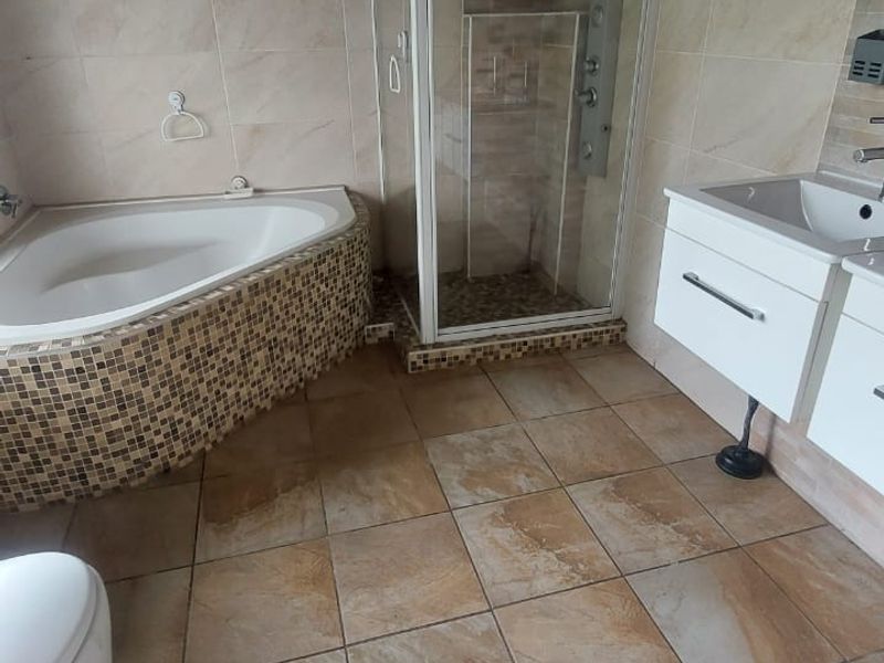 Exceptional Five-Bedroom Family Home in the Heart of Freeway Park - Photo 9