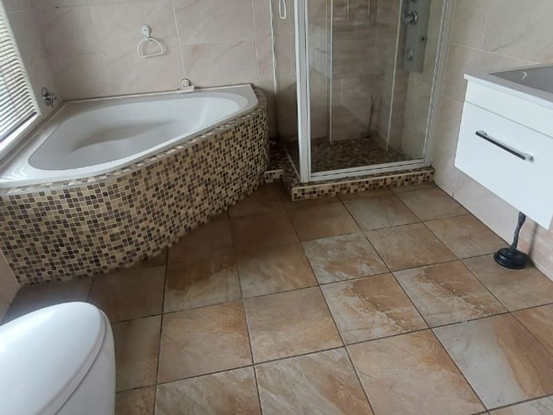 Exceptional Five-Bedroom Family Home in the Heart of Freeway Park - Photo 8