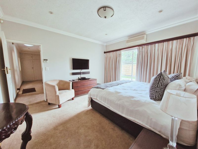Stunning, Large and Low-Maintenance Family Home with Exceptional Finishes in secured and sought after security estate in Sunward Village, Boksburg - Photo 10