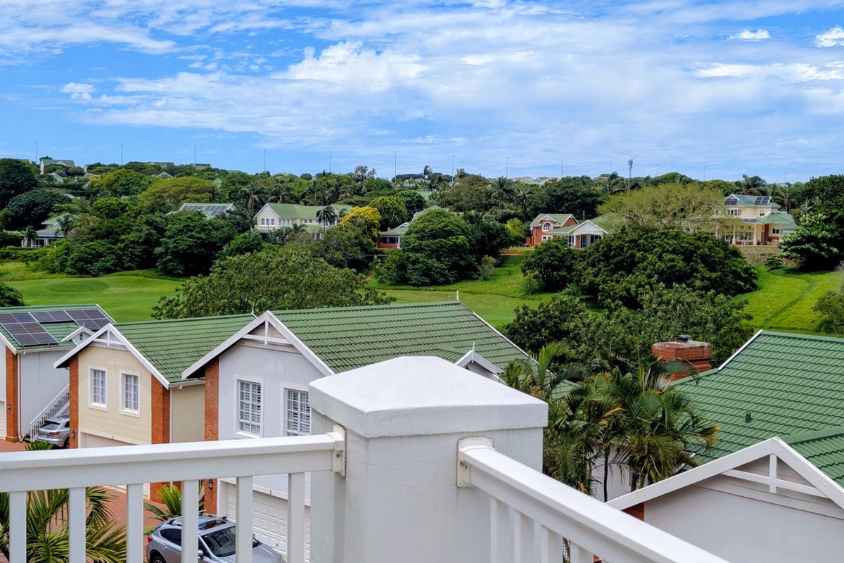 Mount Edgecombe Estate Two - Spacious, freestanding townhouse  - with the perfect location and privacy - with the added bonus of a spacious, separate, fully contained loft apartment - Photo 3