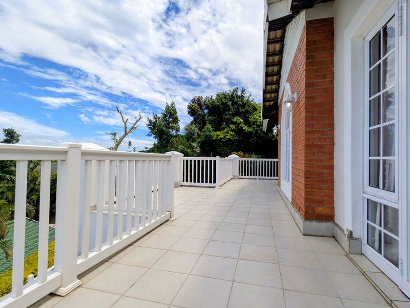Mount Edgecombe Estate Two - Spacious, freestanding townhouse  - with the perfect location and privacy - with the added bonus of a spacious, separate, fully contained loft apartment - Photo 4