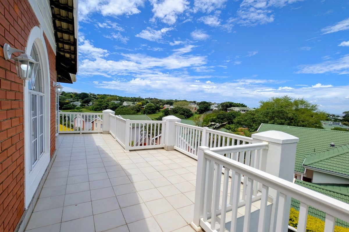 Mount Edgecombe Estate Two - Spacious, freestanding townhouse  - with the perfect location and privacy - with the added bonus of a spacious, separate, fully contained loft apartment - Photo 5