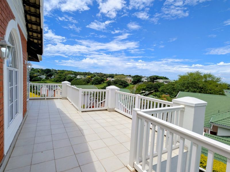 Mount Edgecombe Estate Two - Spacious, freestanding townhouse  - with the perfect location and privacy - with the added bonus of a spacious, separate, fully contained loft apartment - Photo 5